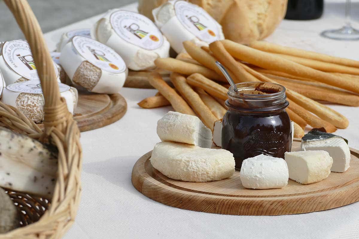 Robiola di Roccaverano, eccellenza casearia piemontese