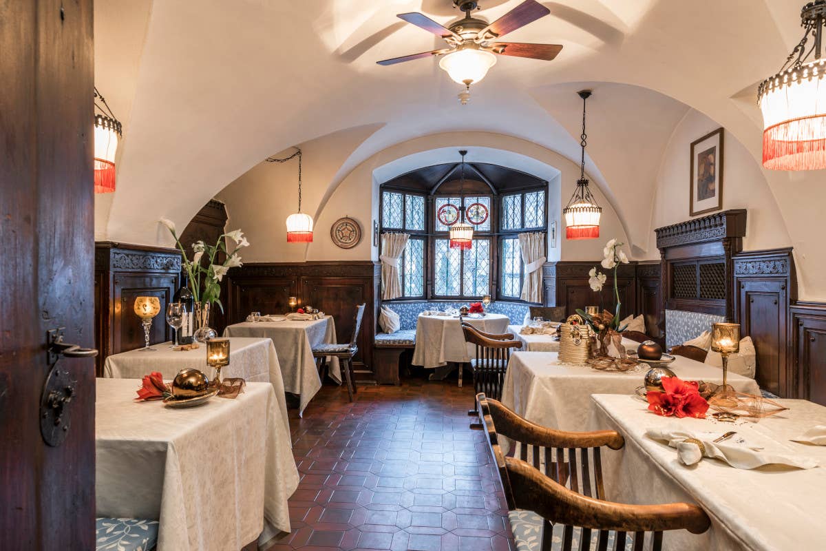 Romantik Hotel Stafler, sala da pranzo (foto Hannes Niederkofler) Inverno stellato allo Stafler di Vipiteno