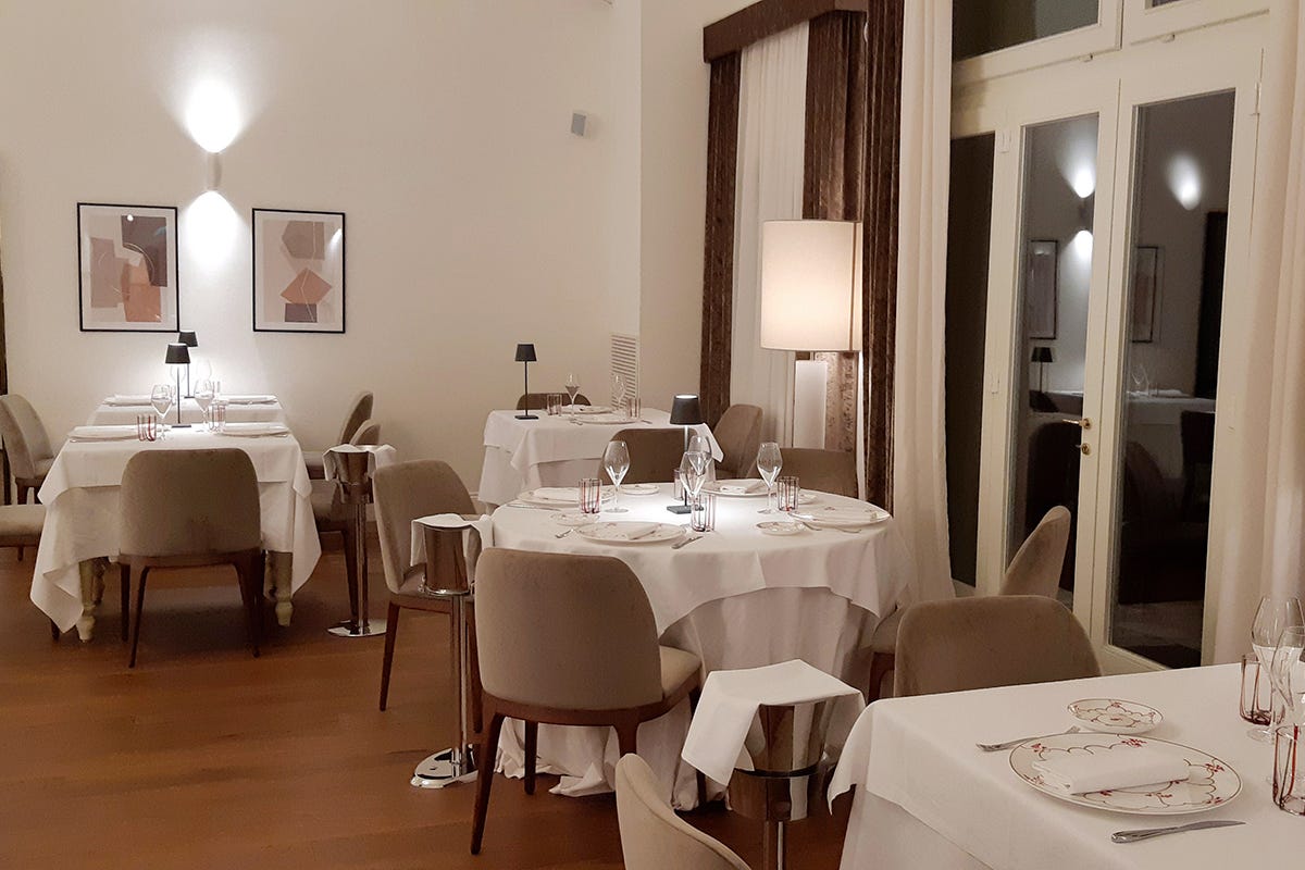 La sala interna del nuovo ristorante di Tino Vettorello a Villa Soligo Tino Vettorello a Villa Soligo per una cucina che rilanci il territorio