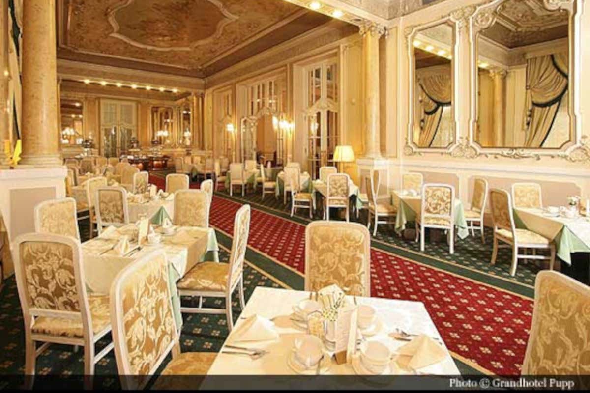 La splendida sala Mirror del Grandhotel Pupp di Karlovy Vary