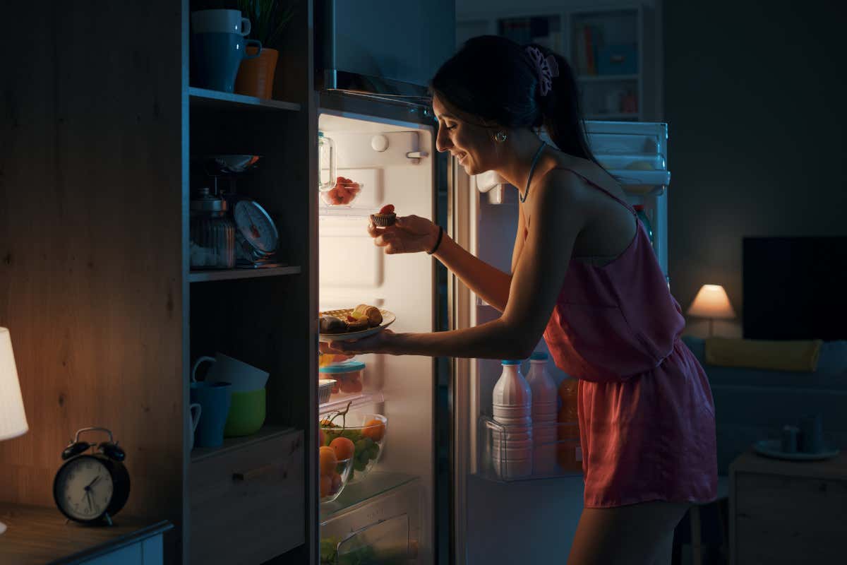 Spuntino di mezzanotte, una tentazione che pesa su cuore e bilancia Spuntino di mezzanotte, una tentazione che pesa su cuore e bilancia