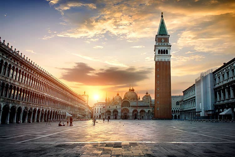 Piazza San Marco a Venezia - Riapre il campanile di San Marco:40 visitatori ammessi alla volta