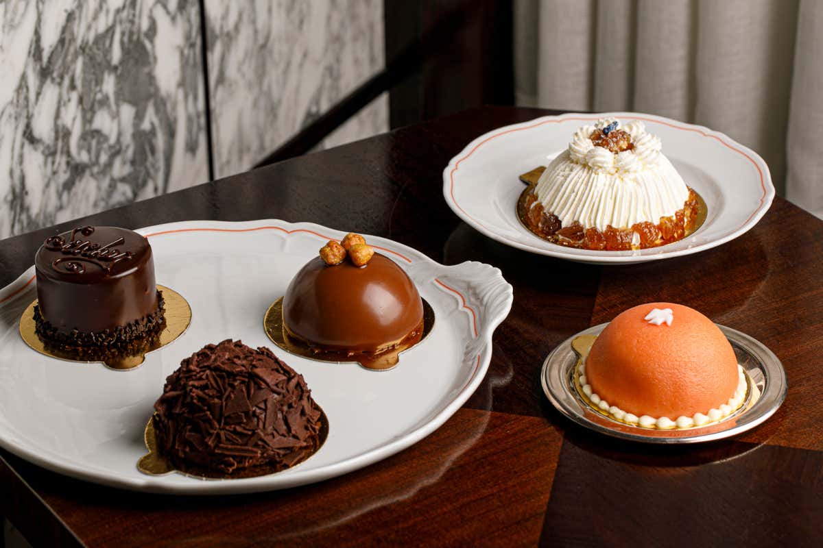 Sant Ambroeus conquista Saint-Germain-des-Prés con stile e raffinatezza