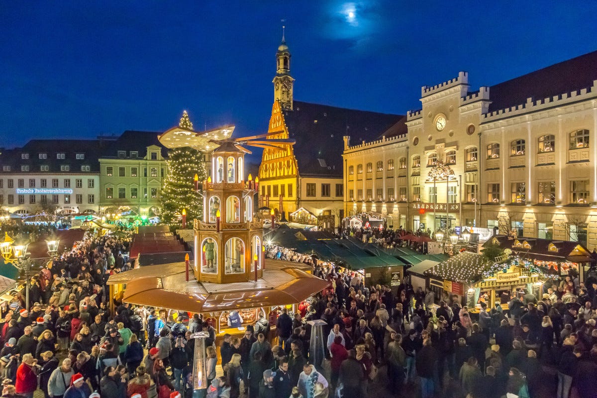 Piramide di Natale al mercatino di Zwickau (foto Matthias Rose) Viaggio in Sassonia per scoprire la magica atmosfera del Natale