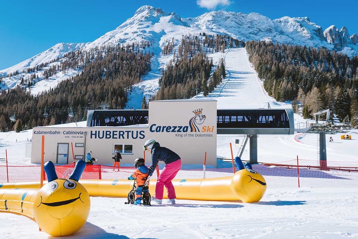 Impianto di risalita a Carezza La neve della Val d'Ega, il regno delle vacanze invernali per bambini e famiglie