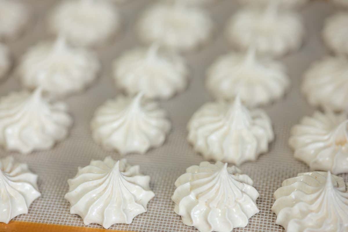 Dalle creme al cornetto: perché l’uovo è un ingrediente chiave della pasticceria