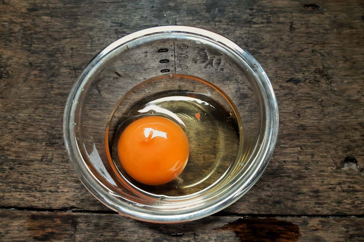 Dalle creme al cornetto: perché l’uovo è un ingrediente chiave della pasticceria