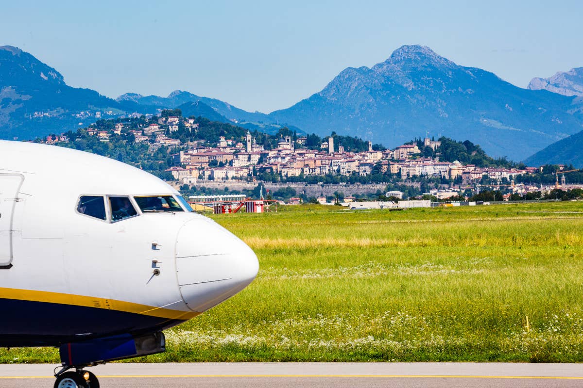 L'aeroporto di Orio fa volare il turismo di Bergamo, che ora però rischia l'overtourism