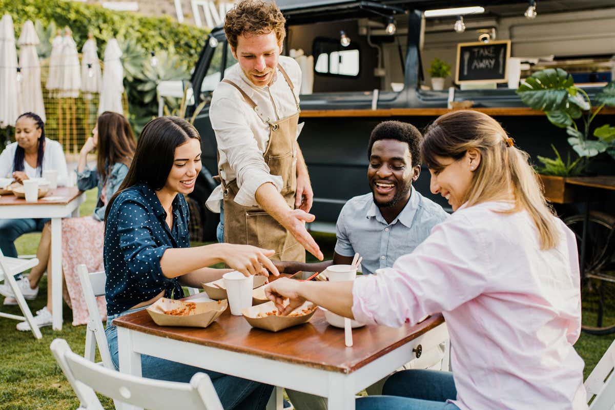 Ferragosto 2025, l'Italia divisa: tra chi può permettersi la vacanza e chi resta a casa