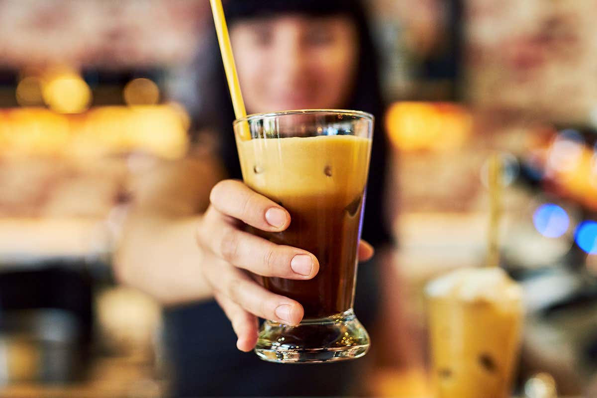 Dal bar al TikTok: il caffè diventa il nuovo vino degli italiani