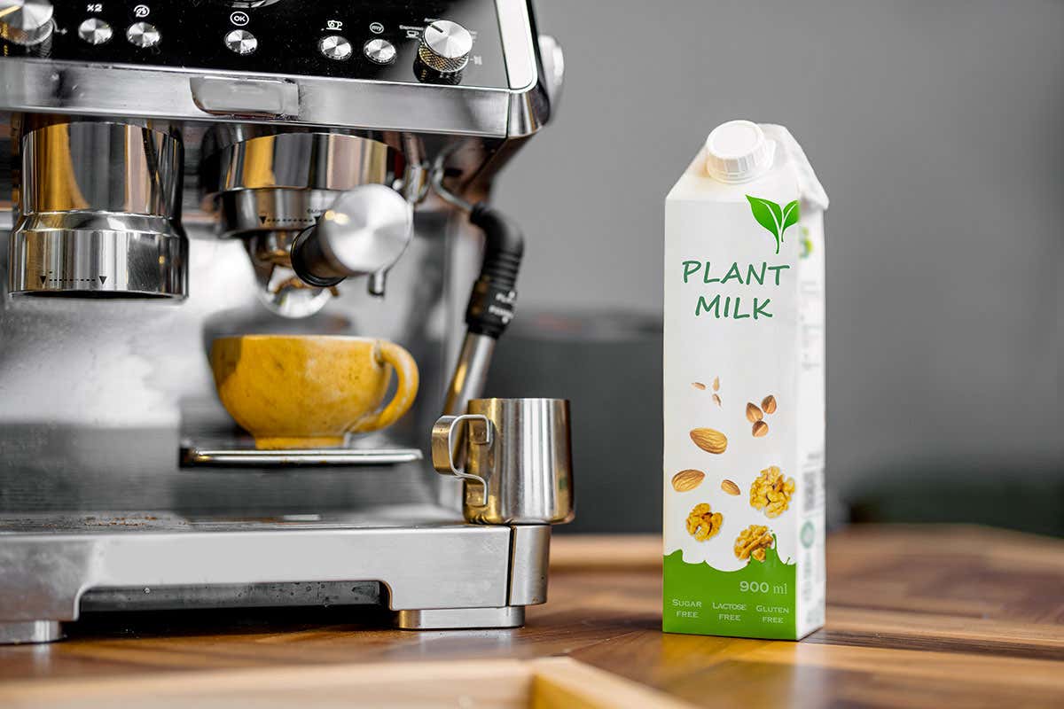 Frodi alimentari, si stringe la morsa anche sul latte di bufala: ecco cosa cambia