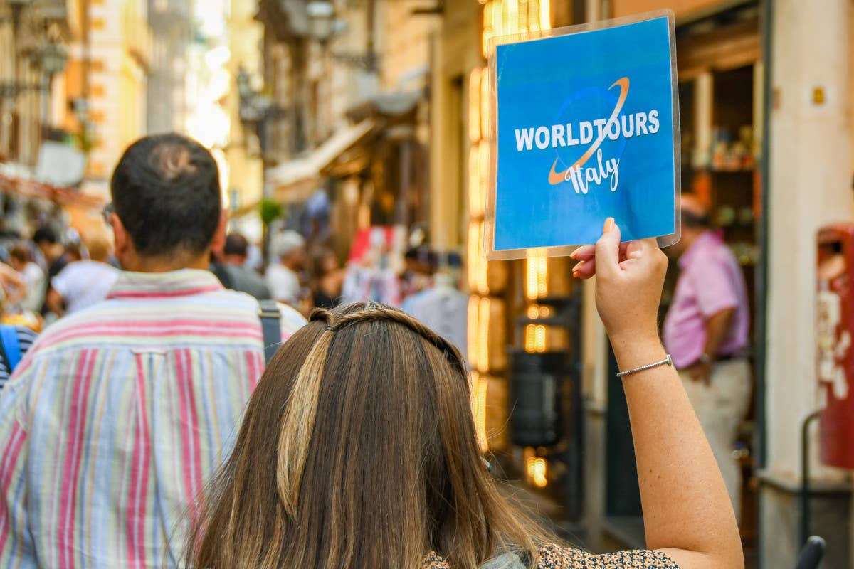 Napoli: è boom turistico ma c'è una grande carenza di guide in città