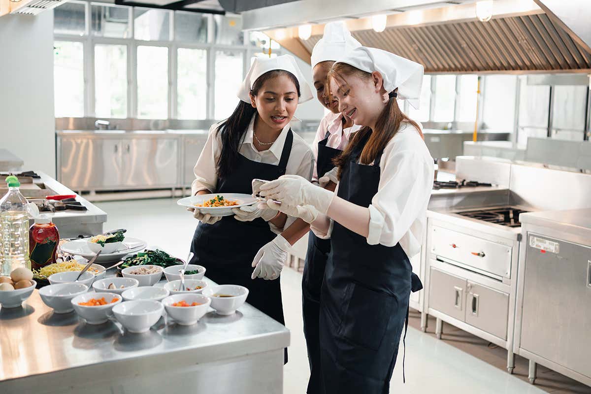 Non solo bullismo: c’è una gioventù sana che cresce negli istituti alberghieri e non viene raccontata