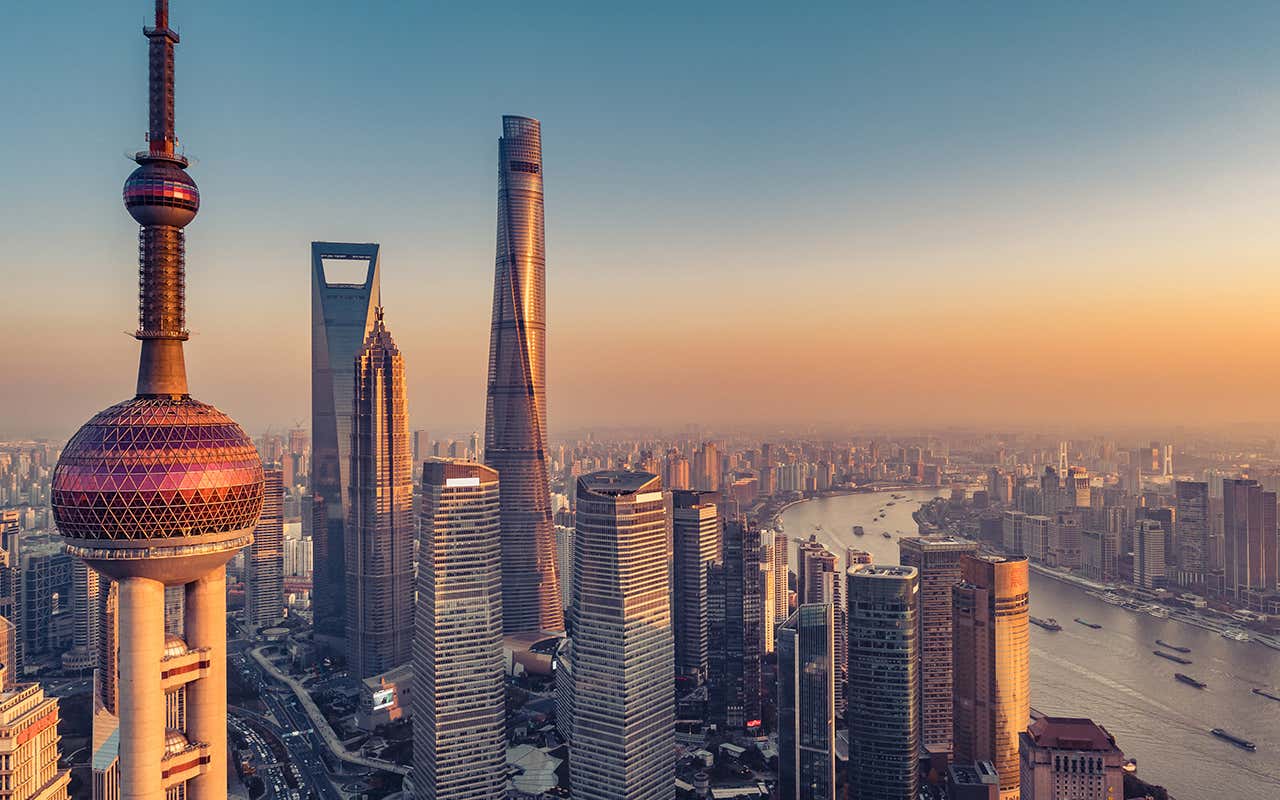 A Shanghai apre l'hotel di lusso pi&ugrave; alto al mondo: 632 metri A Shanghai apre l'hotel di lusso pi&ugrave; alto al mondo: 632 metri