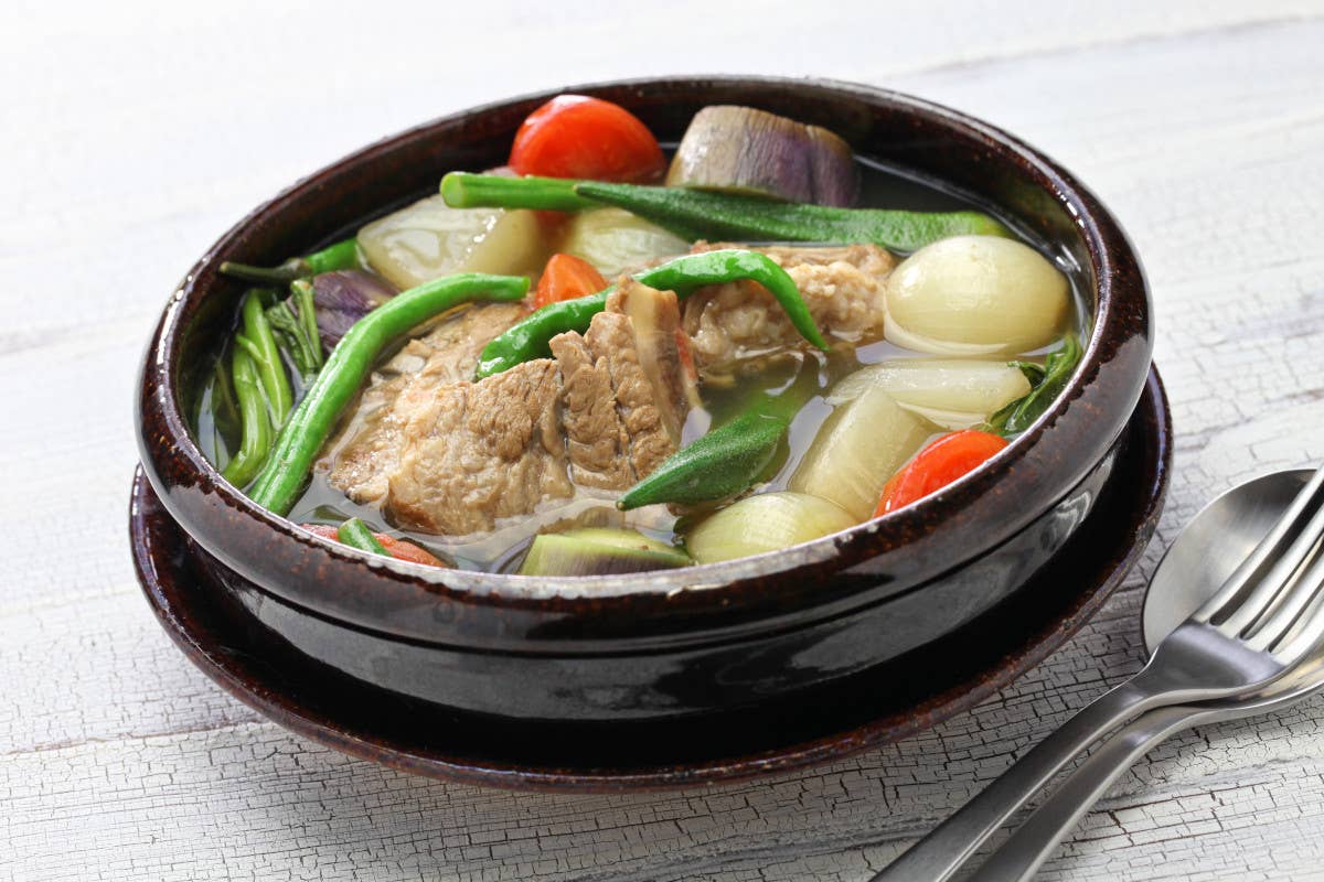 Sinigang Semplicità e contaminazione: alla scoperta dalla cucina filippina