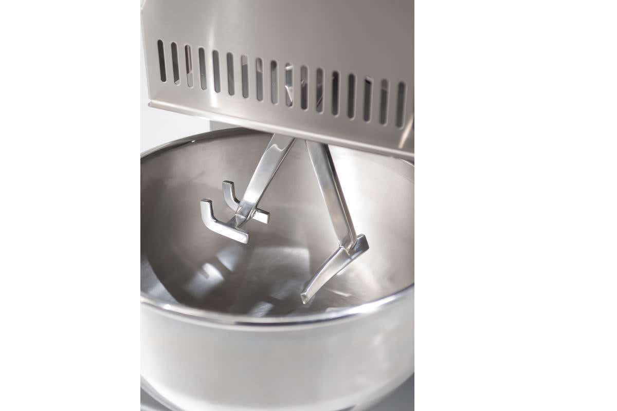 I vantaggi dell’impastatrice a braccia tuffanti per ristoratori e artigiani