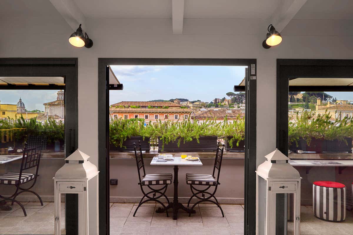 Carosello: la nuova terrazza di Roma che riporta in vita il glamour anni '60 Carosello: la nuova terrazza di Roma che riporta in vita il glamour anni '60