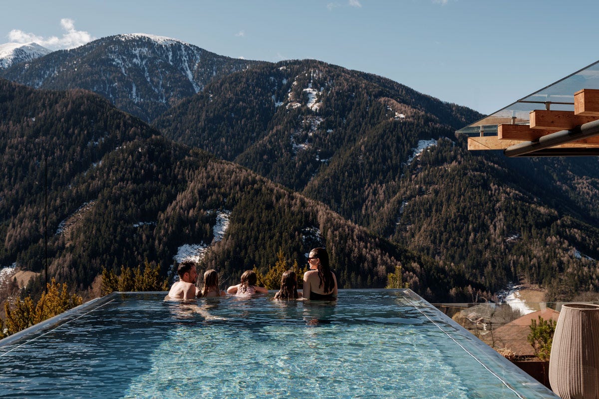 Bagni alpini e laghi incantevoli: 10 destinazioni per una vacanza rilassante