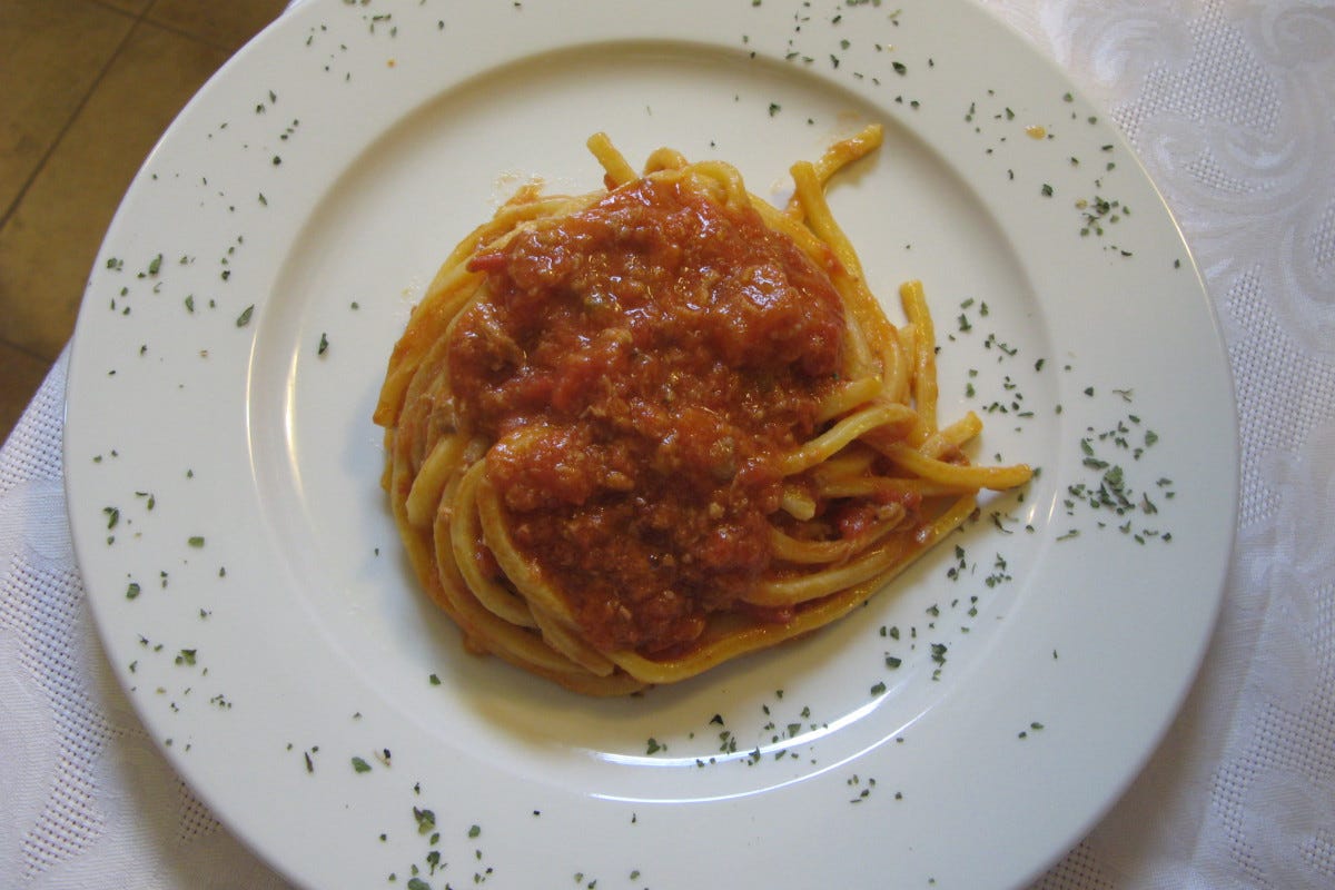 Spaghetti alla chitarra L’Abruzzo più wild tra montagne, mare e prodotti tipici
