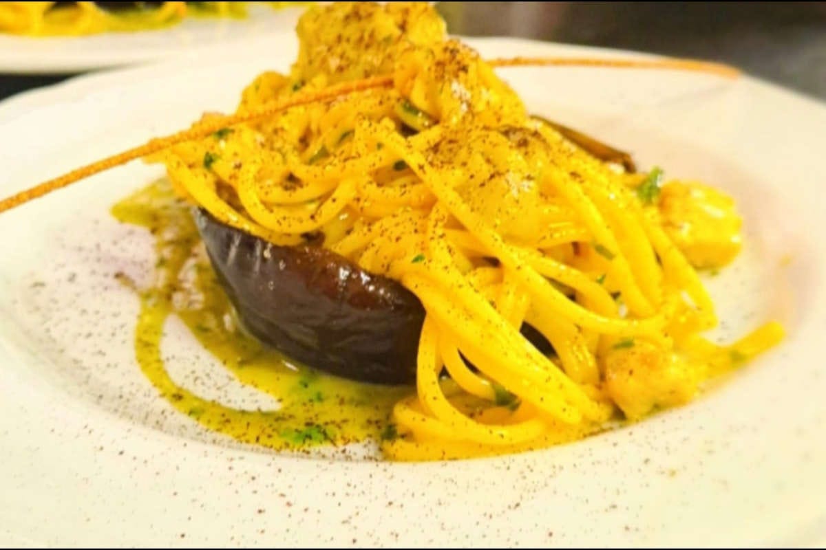 Spaghetto con pesce spada, pomodorino giallo, colatura di alici e crema di melanzana