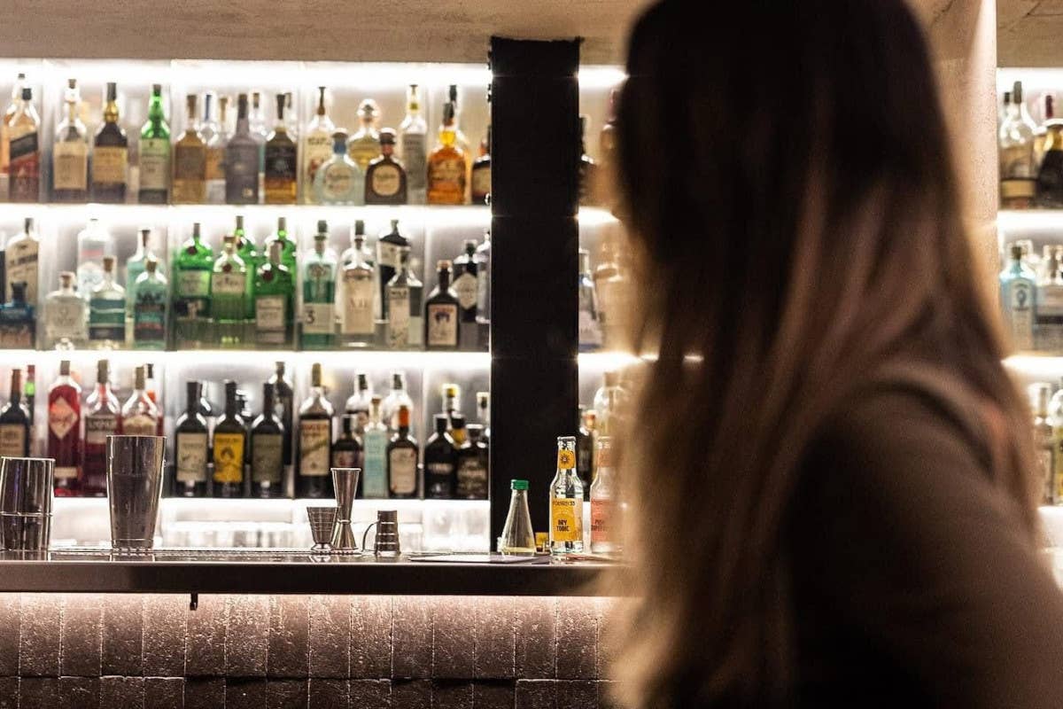 Minimarket: il bar speakeasy di Palermo nascosto in un negozio di alimentari