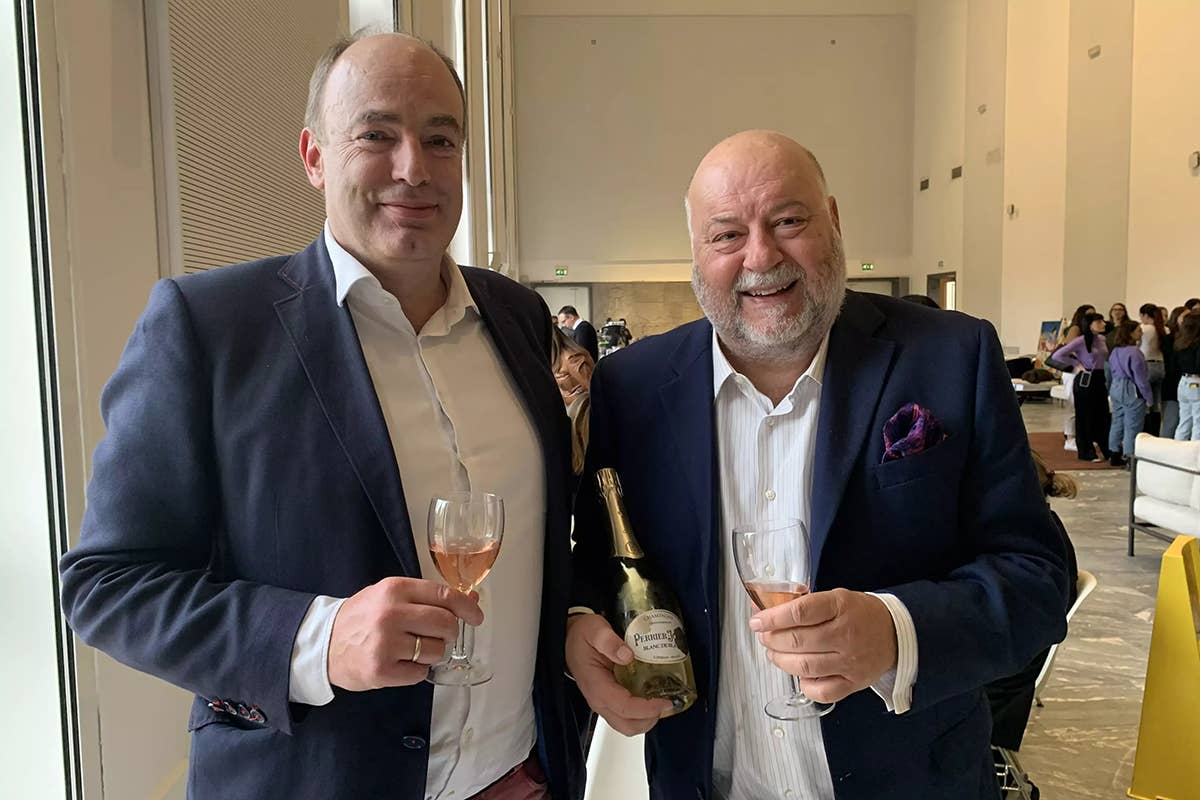 Charles Spence e Leo Damiani Champagne, non solo gusto: il “botto” scatena il buon umore