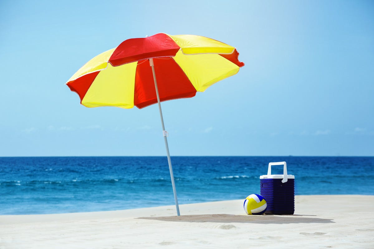 https://www.italiaatavola.net/images/contenutiarticoli/spiaggia-libera-ombrellone-mare.jpeg