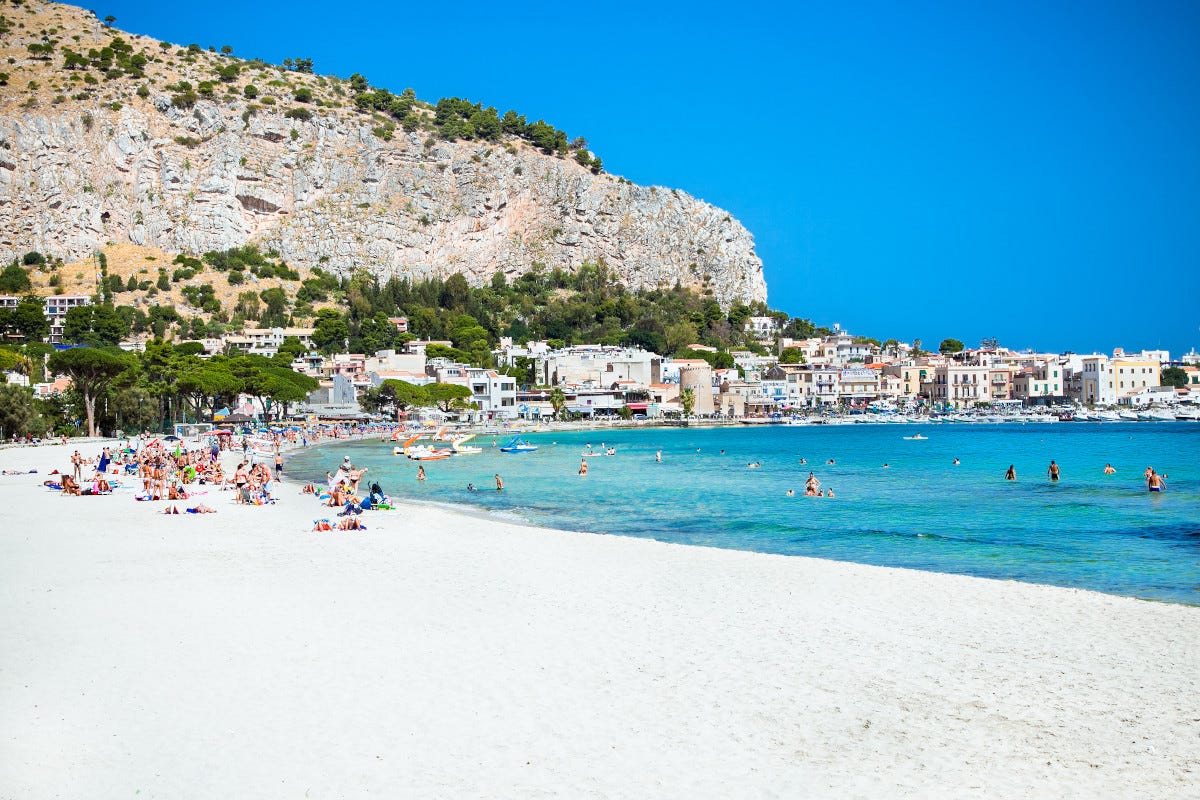 Cinque spiagge mozzafiato da non perdere se viaggi in Sicilia in estate