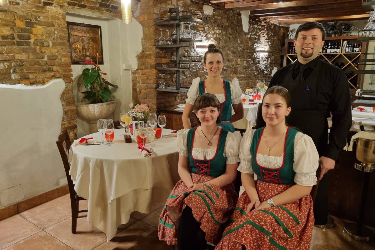 Lo staff del ristorante  A “Ol Giopì e la Margì” la cucina bergamasca mostra il suo volto più autentico