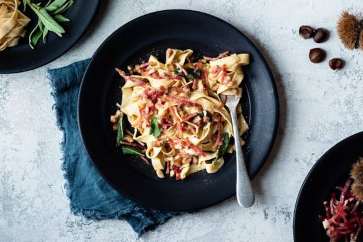 Tagliatella con Speck Alto Adige Igp croccante e castagne 