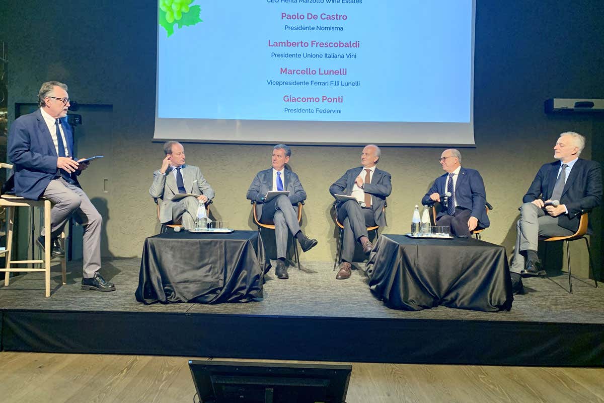 Vino targato Italia: export a 8,1 miliardi di euro, ma c'è attesa per i dazi Usa 
