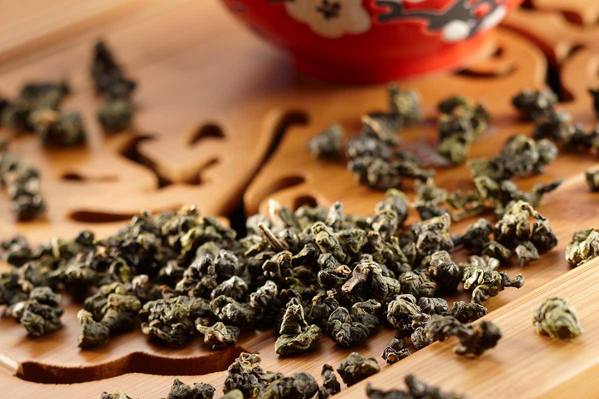 Il tè, dal nero ai miscelati, tante le varietà (almeno 5mila) per lavorazione e aromi