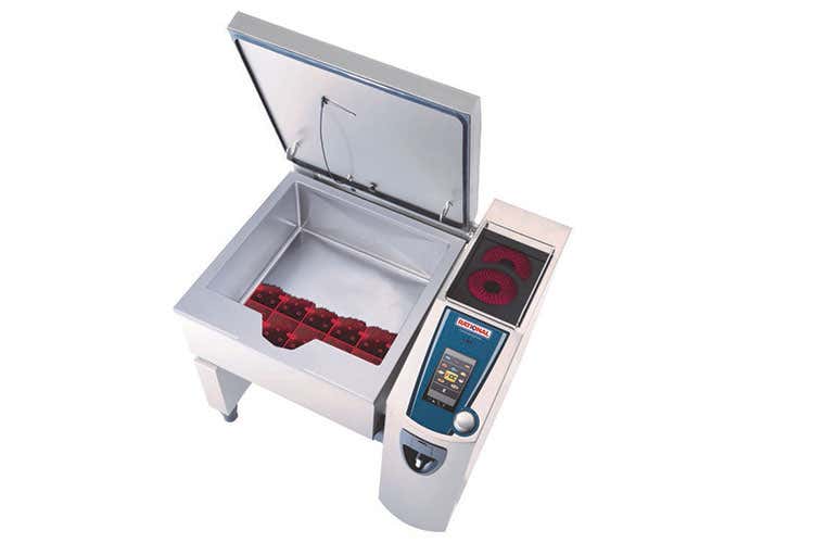 (Meno tempo e costi in cucina con il VarioCookingCenter di Rational) (Meno tempo e costi in cucina con il VarioCookingCenter di Rational)