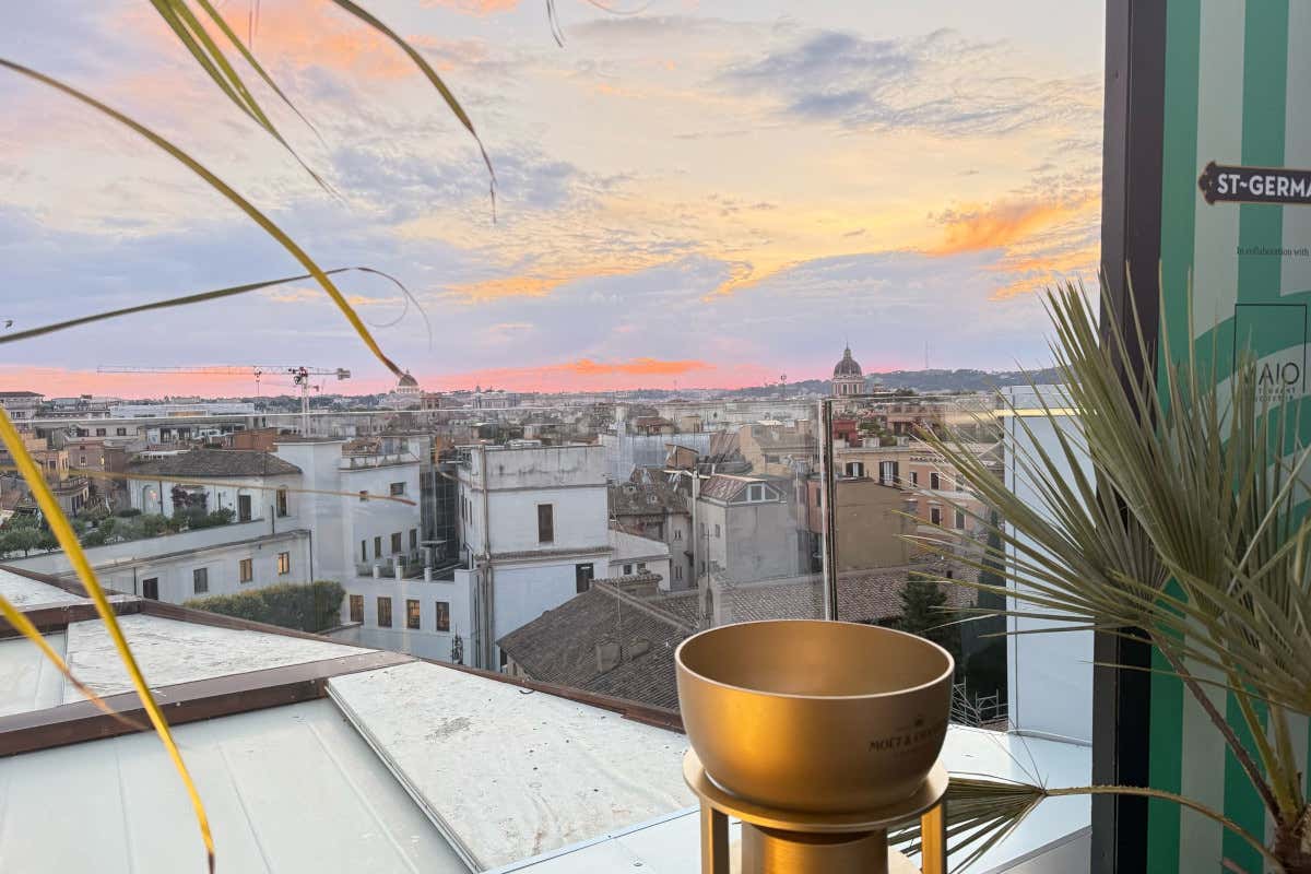A Roma l'estate si vive in terrazza: da Maio un viaggio tra stelle e sapori A Roma l'estate si vive in terrazza: da Maio un viaggio tra stelle e sapori
