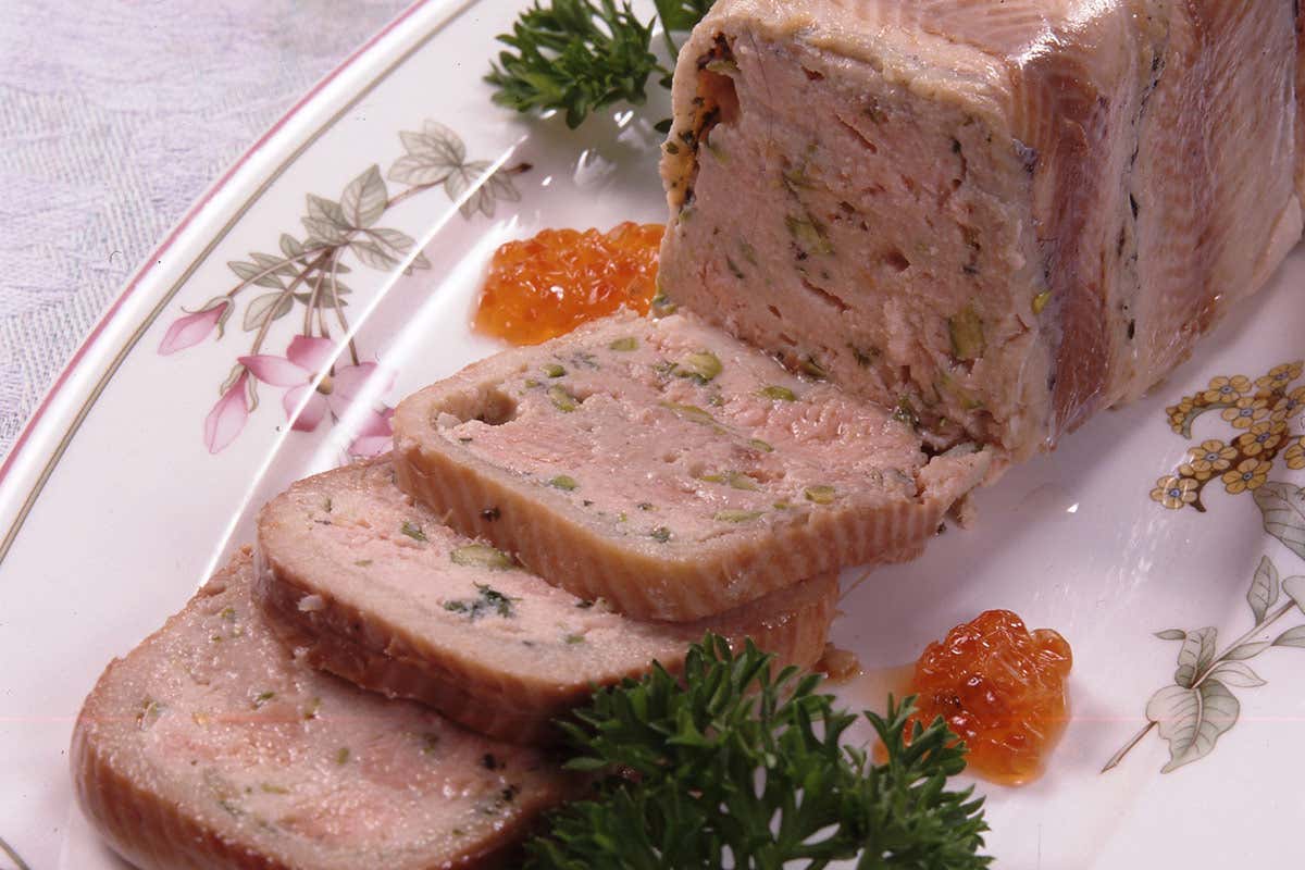 Terrina di trota e salmone Pesci d&rsquo;acqua dolce, prelibatezze da servire in tavola