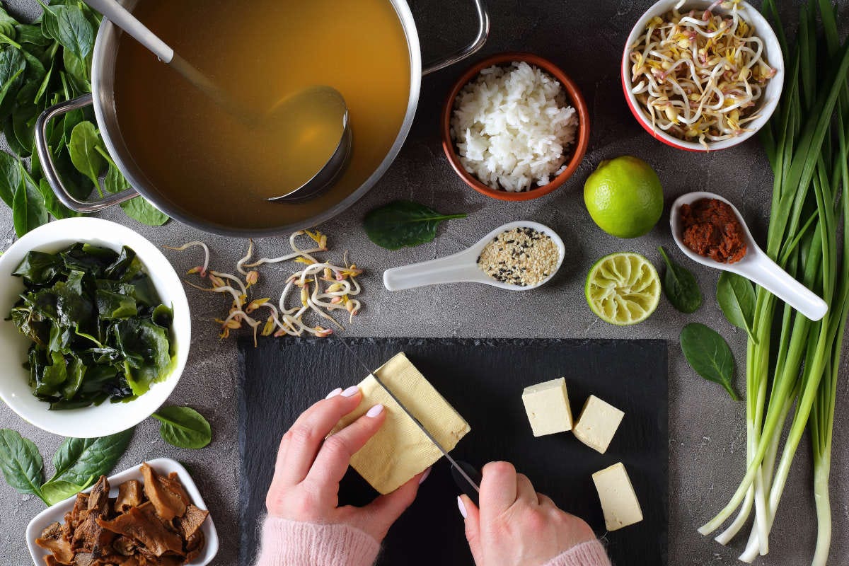 Tofu: dalla Cina al mondo, un alleato vegetale ricco di proteine