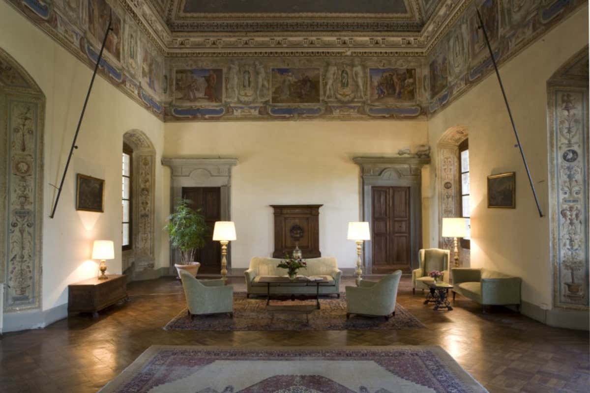 La torre del poeta Guido Cavalcanti è oggi un hotel di lusso sulle colline di Firenze La torre del poeta Guido Cavalcanti è oggi un hotel di lusso sulle colline di Firenze