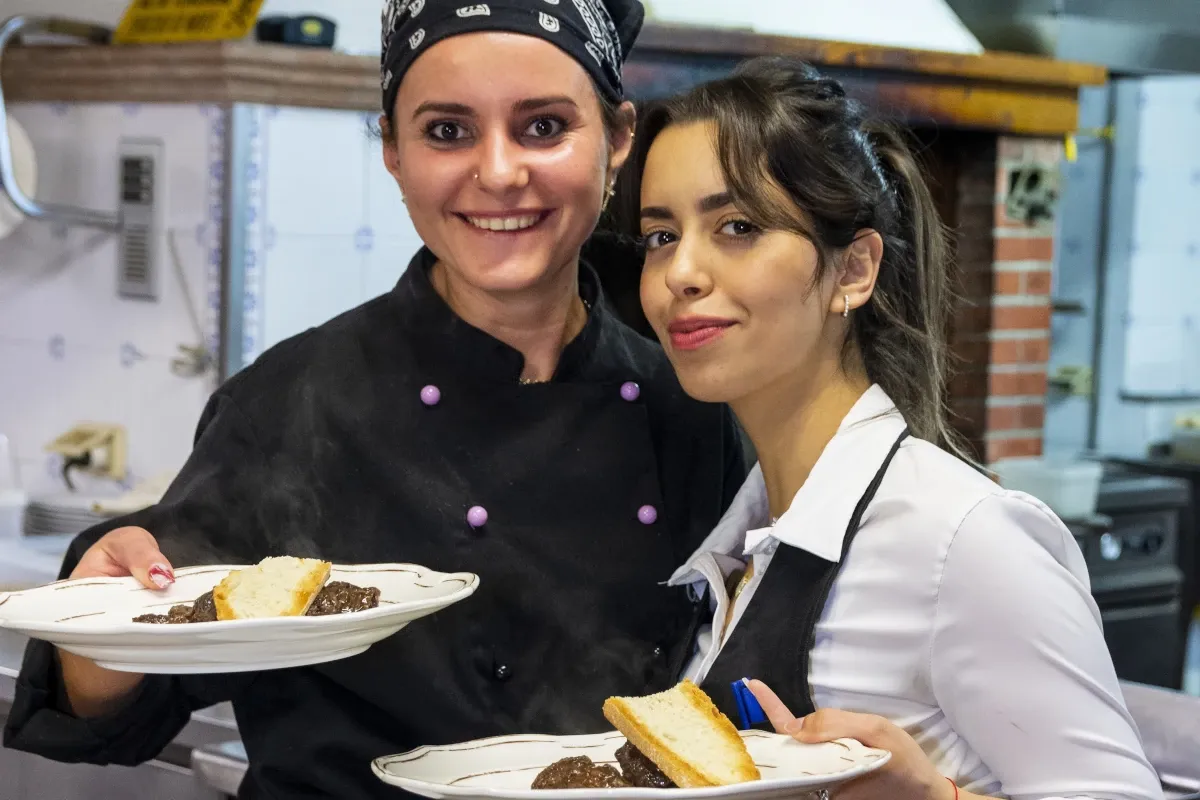 Il Trattoria Versilia Festival 2022 ha visto partecipare 15 cuochi e 25 tra camerieri e responsabili di sala Trattoria Versilia festival 2022 festa a base di carne e di pesce