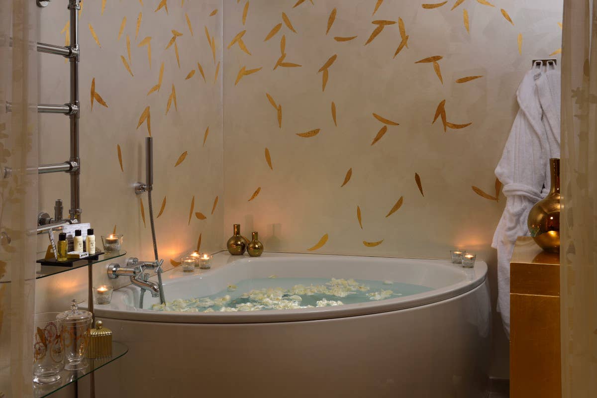 Una jacuzi in camera della Villa Appiani Planetaria Hotel  Nuove stelle per i Luxury Bike Hotels