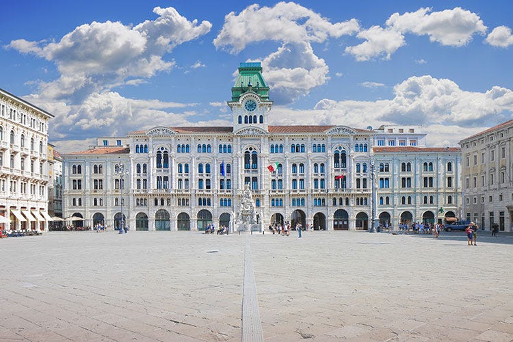 Piazza Unità d'Italia a Trieste (Con Trieste capitale della scienza il turismo scopre nuovi orizzonti)