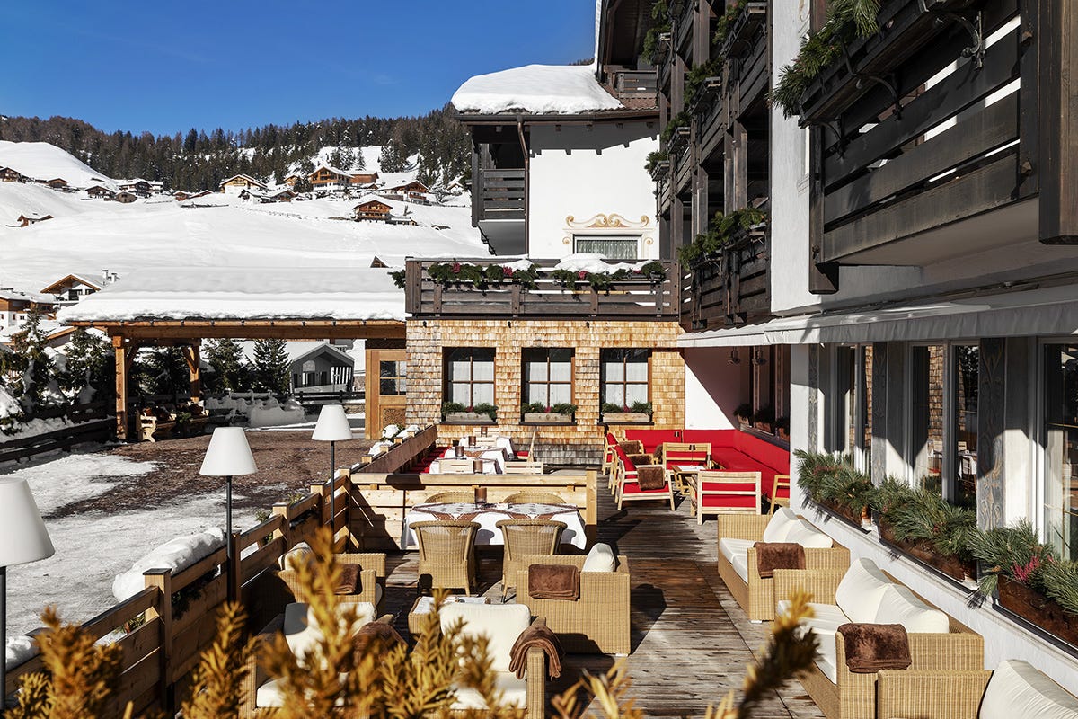 Godersi il sole in terrazza Val Gardena, all’Hotel Tyrol esperienze originali per vivere l’inverno