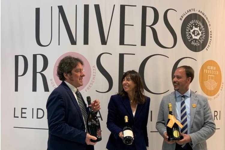 Da sinistra Stefano Zanette, Elvira Bortolomiol e Ugo Zamperoni Universo Prosecco: prove di unità tra i consorzi