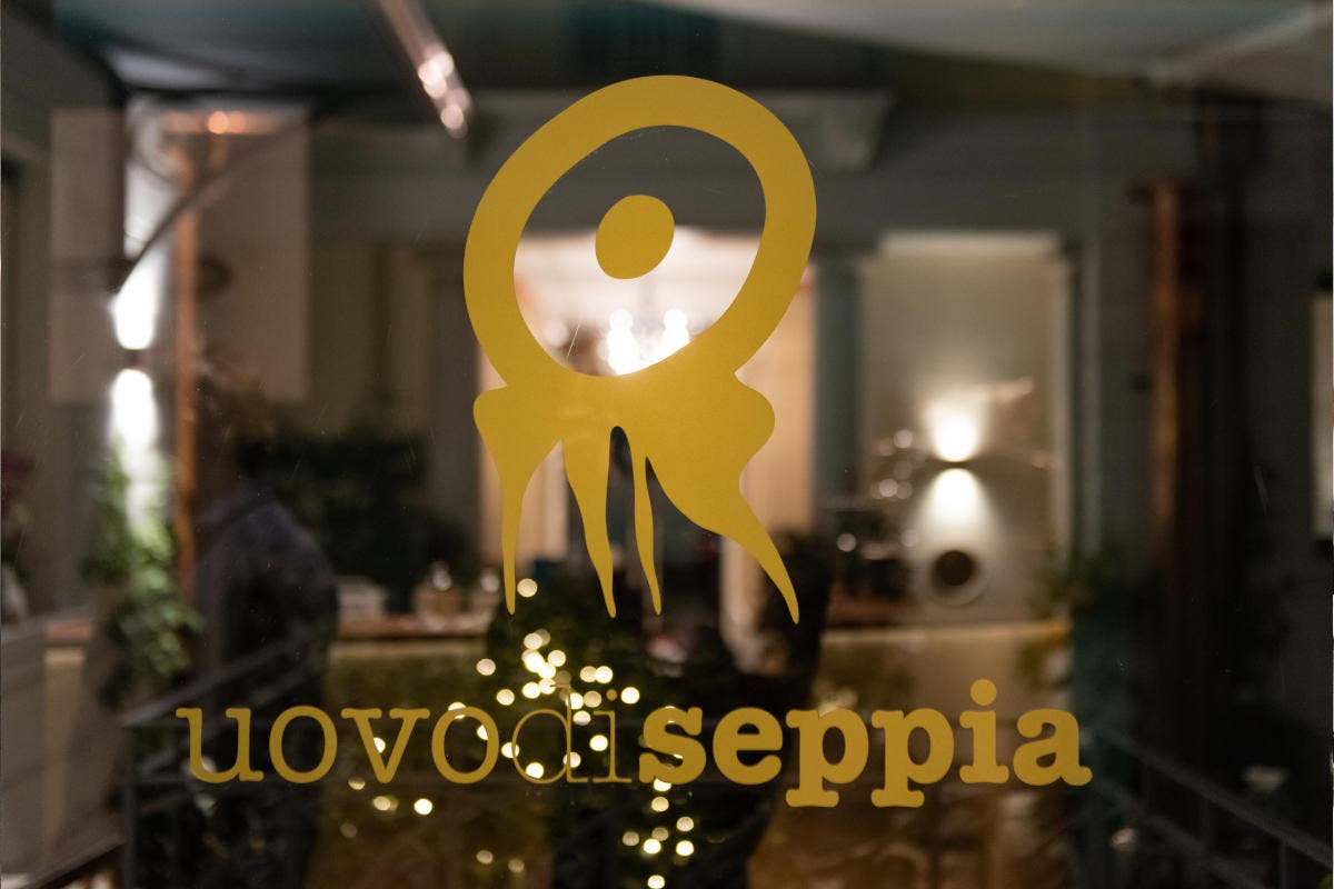 Uovo di seppia Milano (logo) pino cuttaia