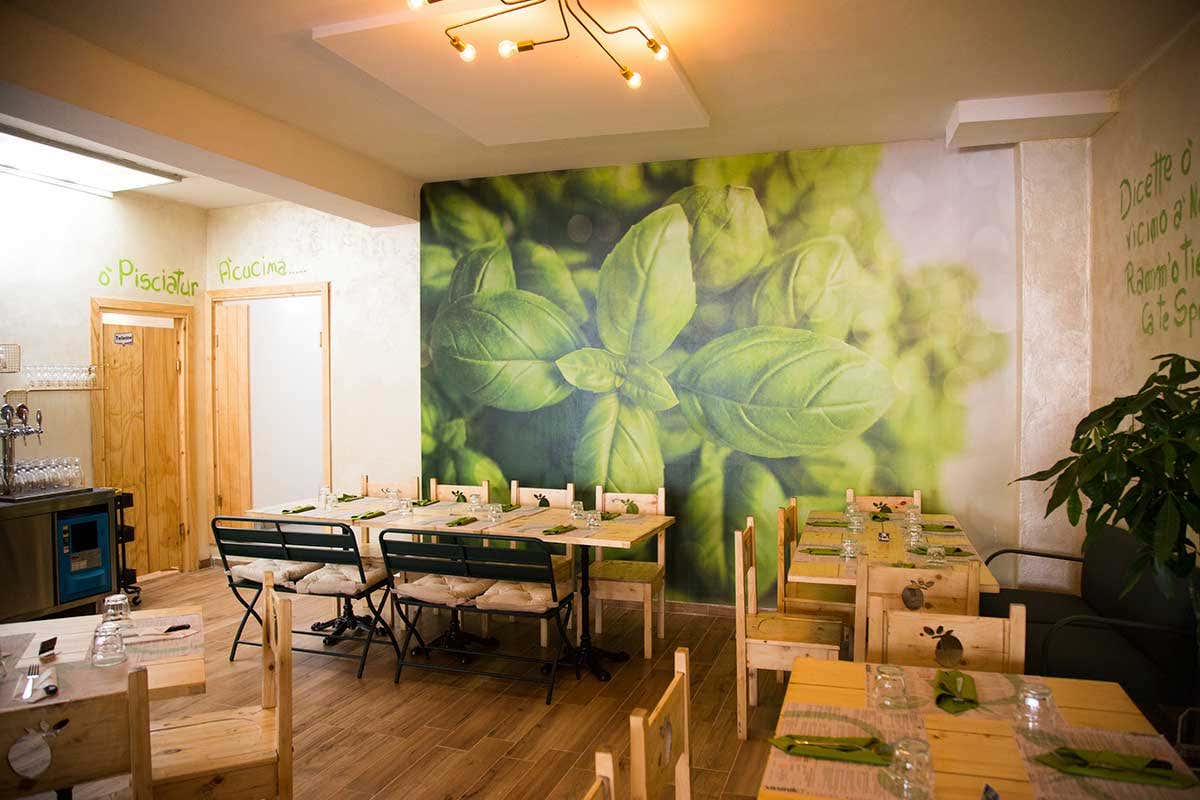 Il basilico, re della pizza e all'origine del nome della catena La catena di pizzerie Vasinik&ograve; fa cinquina con l'apertura di Cremona