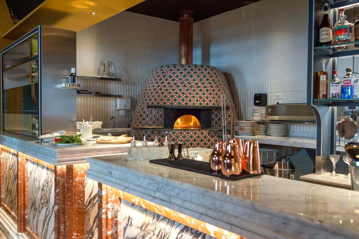 Come e cosa si mangia da Vico, la nuova pizzeria romana di Enzo Coccia