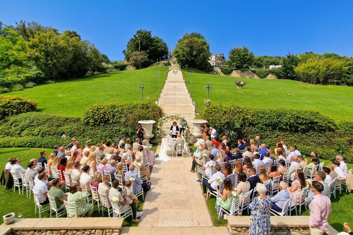 Villa Cariola: fascino ed eleganza senza tempo a due passi la lago di Garda