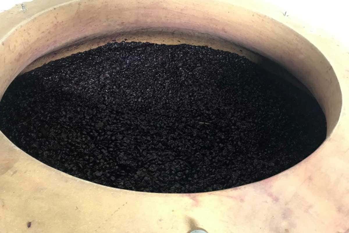 L'azienda agricola Barone Cornacchia ha re-introdotto una linea di vinificazione in anfora Cantina Barone Cornacchia, la storia che si evolve