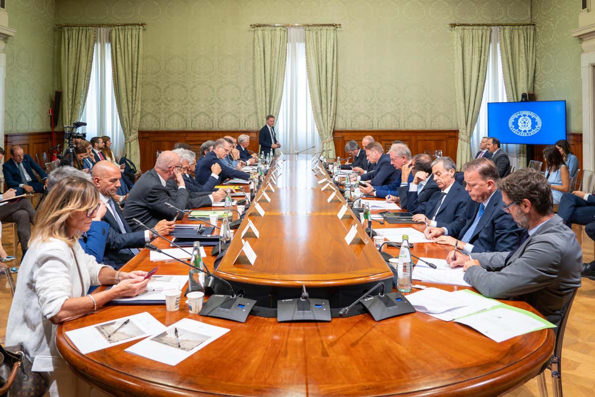 Dazi scorte e consumi: a Palazzo Chigi il tavolo sul futuro del vino