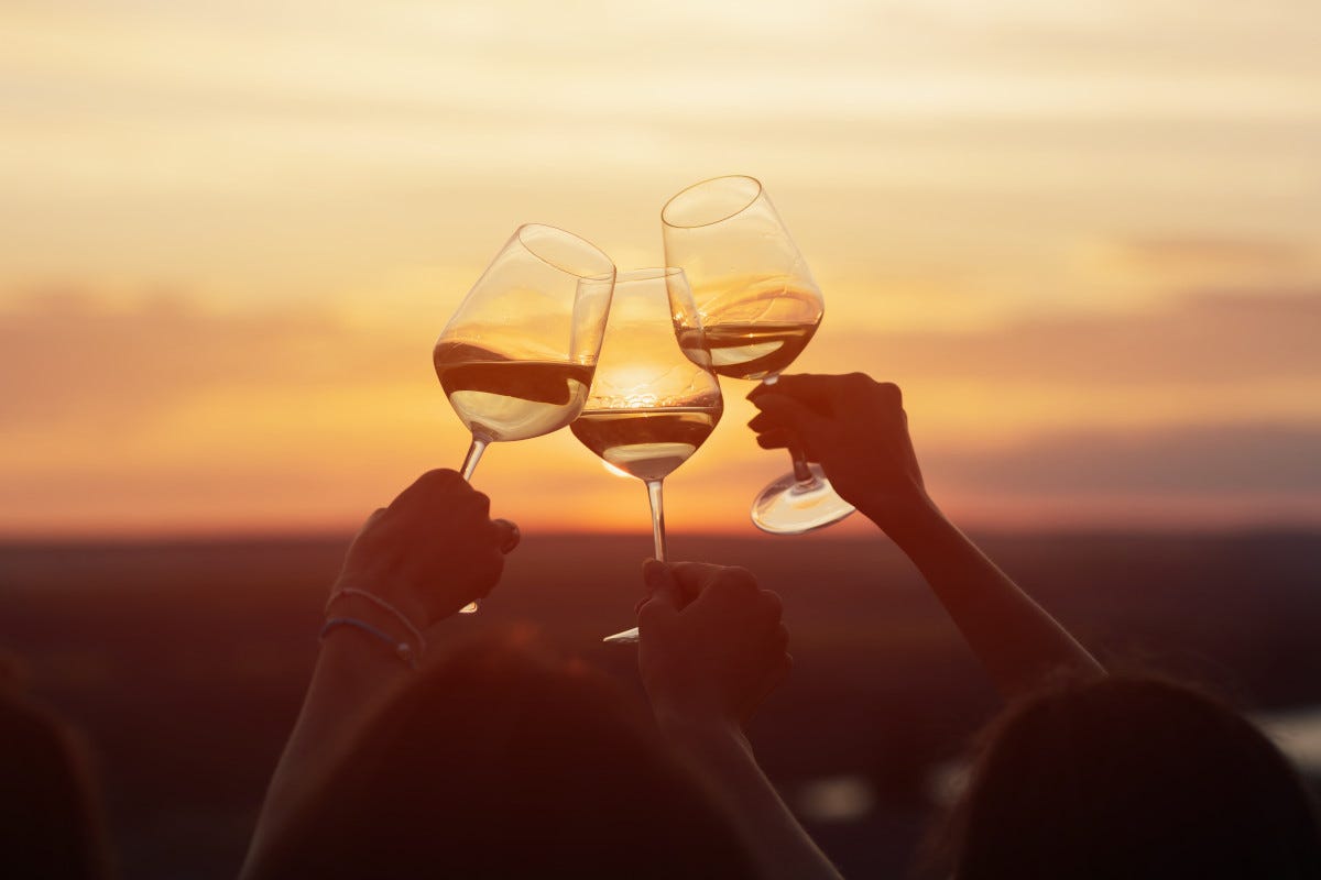 Un'estate in bianco: vini da bere soli, in coppia o in compagnia
