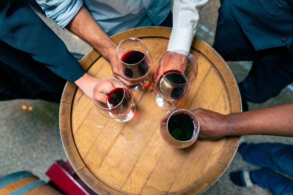 Stili di vita e nuove bevande: ecco perché calano i consumi del vino
